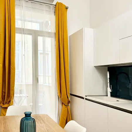 Apartment Romeasyoulike-esquilino N 86 *